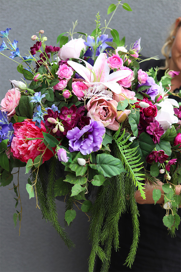 Gretti Volcan, kompozycja nagrobna w misie