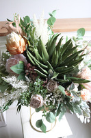 Sand Flowers, dekoracja kwiatowa w naczyniu