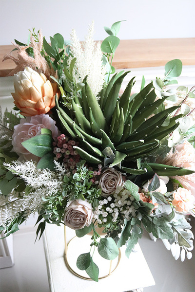 Sand Flowers, dekoracja kwiatowa w naczyniu