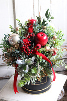 bożonarodzeniowy flowerbox z bombkami, Ferrari, wys.48cm