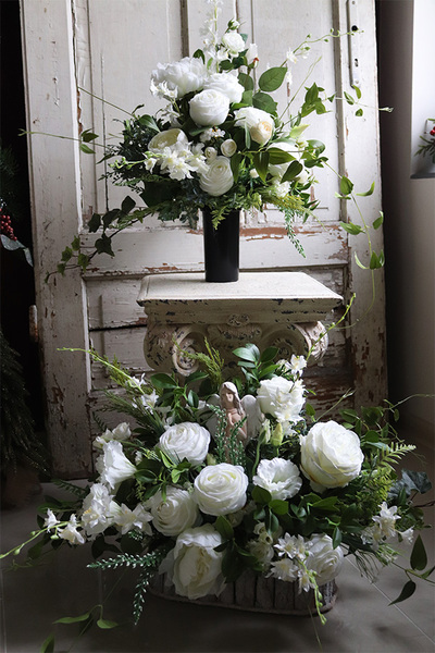 Nestino, komplet dekoracji nagrobnych z białych kwiatów, kompozycja + bukiet 