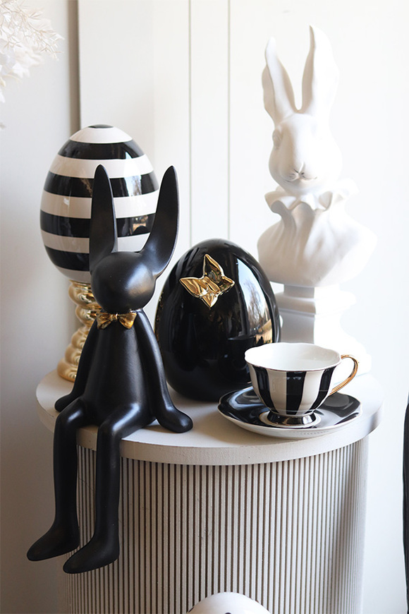 Wednesday Easter, jajko wielkanocne figurka