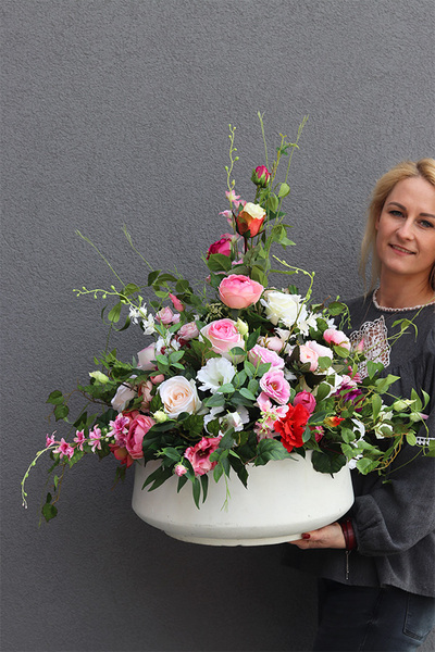 Harletta, kompozycja nagrobna w misie Klienta, wym.77x72cm 