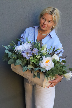 Braterstwo, kompozycja nagrobna w drewnianej skrzynce, dł.80cm