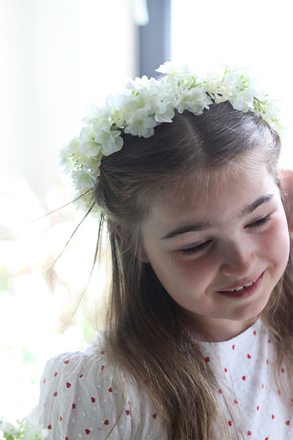 wianek na głowę z białych kwiatów Belle Felice
