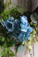 Niebieska Łuna, wianek na drzwi z hortensjami