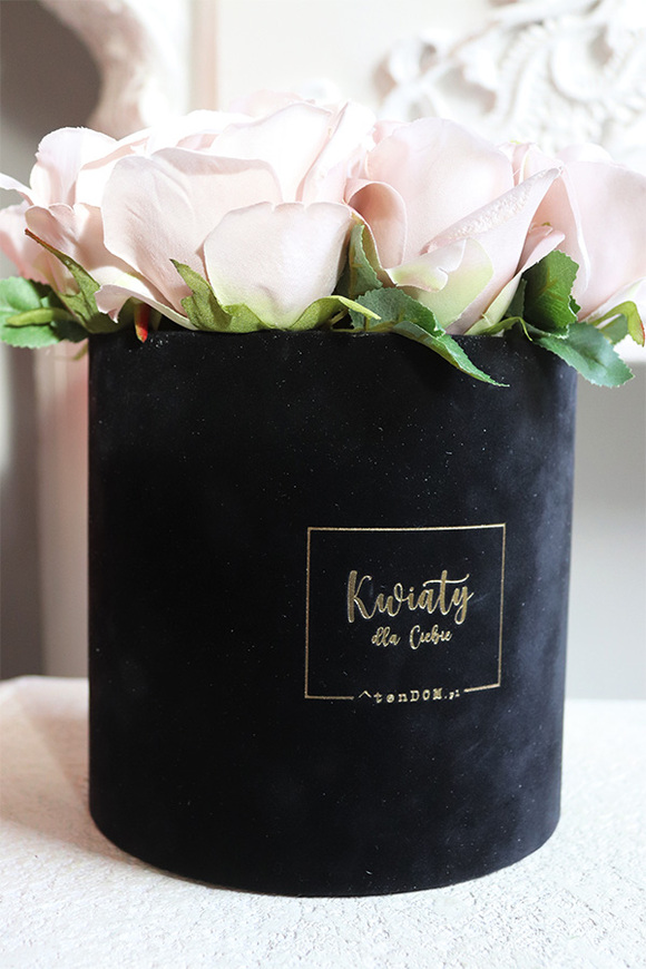 Rosie, welurowy flowerbox z różami