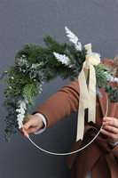 Subtelle Frozen, świąteczny wianek na obręczy