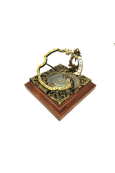 Augsburg, zegar słoneczny i kompas