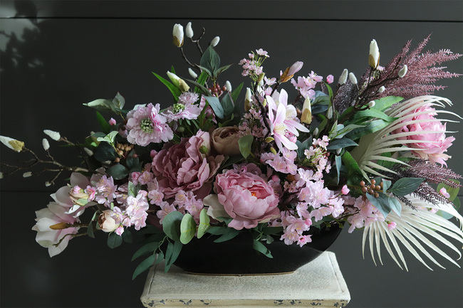 Pink Beauty Laos, kompozycja kwiatowa w naczyniu