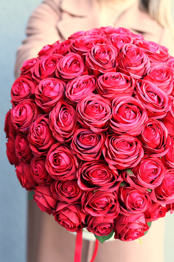 flowerbox na prezent Jubileo 80 Róż z paprocią