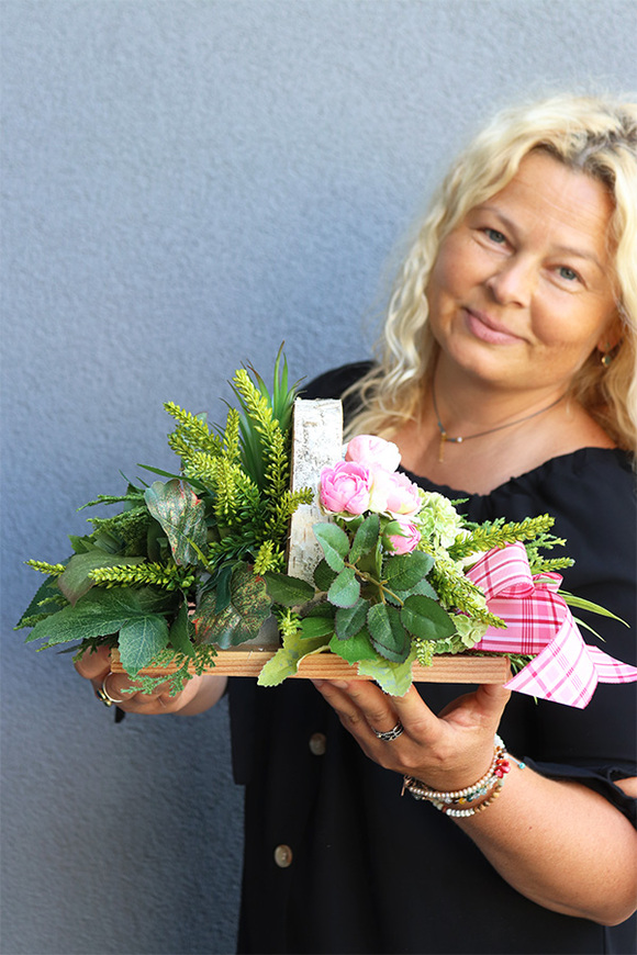 Nelida Angels, dekoracja nagrobna na plastrze drewna