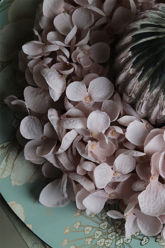 Simple Easter, wielkanocny stroik na talerzu