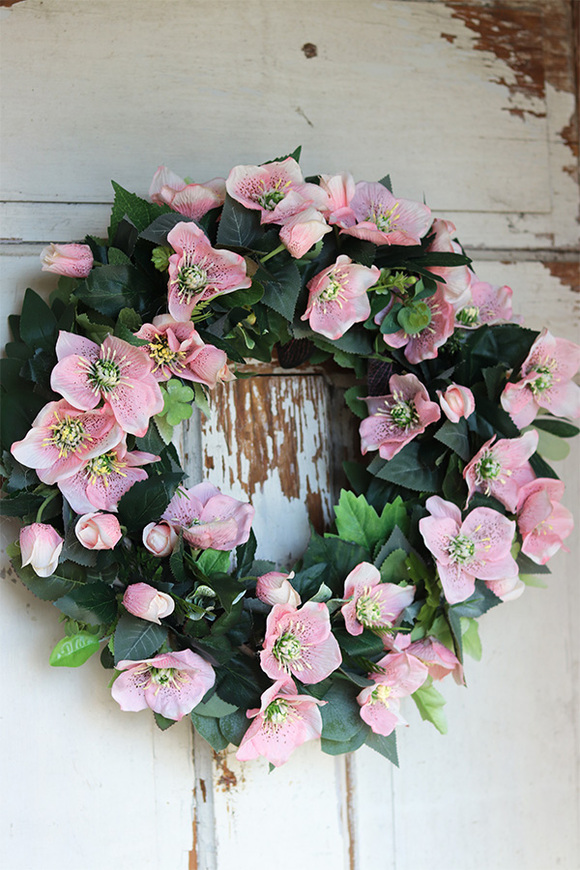 Różowe Ciemierniki, kolorowy wianek na drzwi