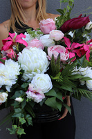 Legutte Pink, kompozycja nagrobna w ceramicznej misie, wym.50x56x95cm