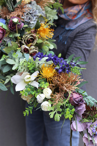 Besina Terence, jesienna girlanda kwiatowa