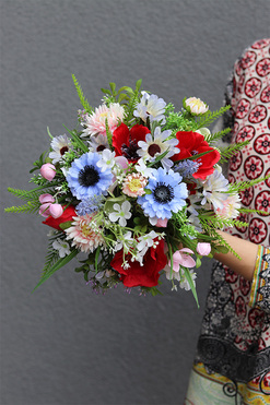 Mazowsze Piano, kompozycja kwiatowa w naczyniu, wym.24x28cm