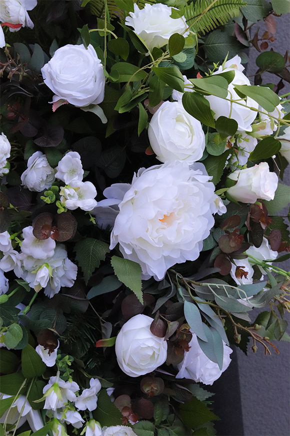  Biellina, biała wiązanka nagrobna