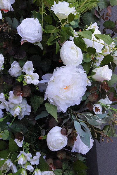  Biellina, biała wiązanka nagrobna