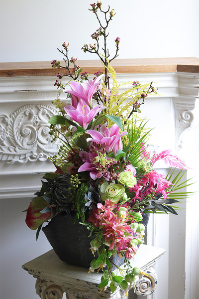 Memorie Volcan Lilly, nowoczesna kompozycja nagrobna w misie