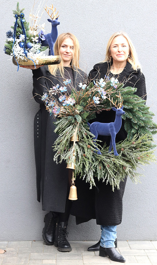 Granatowy Jeleń, świąteczny stroik zimowy