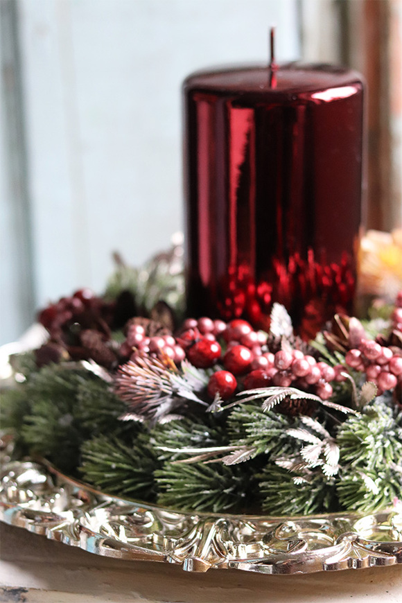 elegancki świąteczny stroik, Bordonata, na złotym talerzu, śr.35cm 