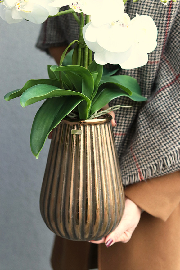 Elegance Hotel A, sztuczny storczyk w miedzianej donicy