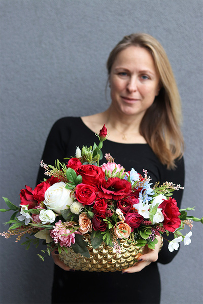 bogata kompozycja w złotym naczyniu, Goldie & Red, wym.37x53cm