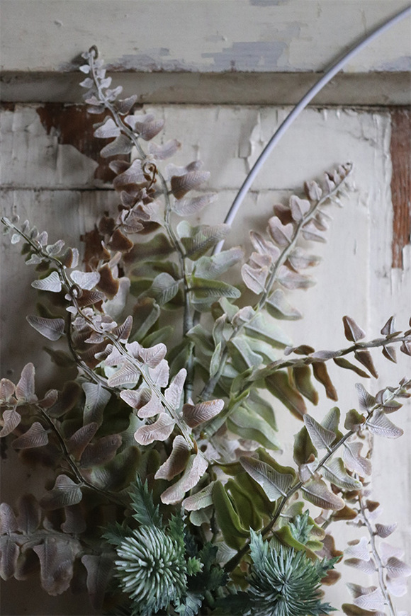 atrakcyjny wianek kwiatowy z różami, Pinko Subtelle, śr.49cm