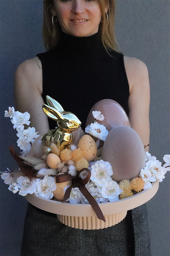 Modern Easteria, stroik wielkanocny na paterze