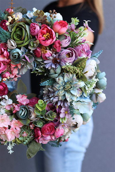 Caryca Helinia, energetyczny wianek na drzwi