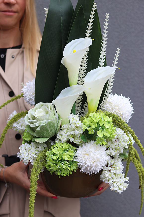 Kalla Elegance, kompozycja kwiatowa w naczyniu