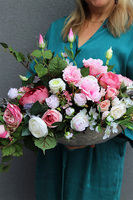 Elena Flowers Laos, kompozycja w ceramicznej łódce