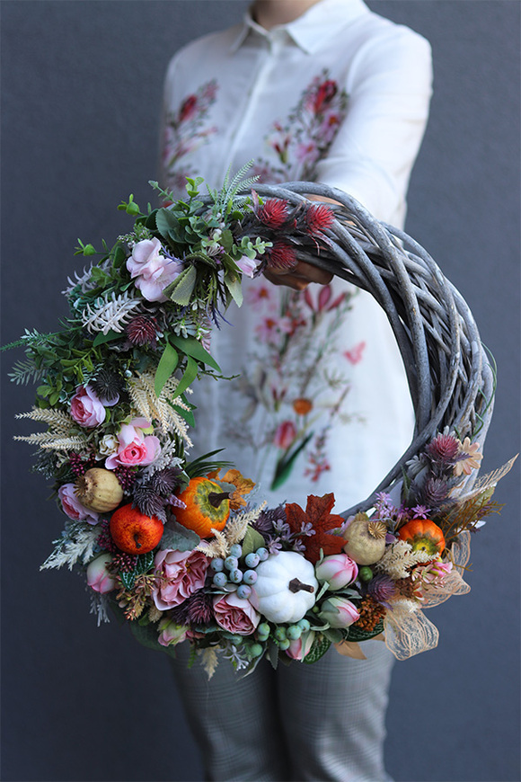 Letinata 2, asymetryczny wianek jesienny na drzwi