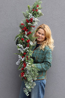 Szkarłatne Święta, girlanda świąteczna z owocami