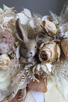 Zajączek Wielkanocny, asymetryczny jesienny wianek z dyniami