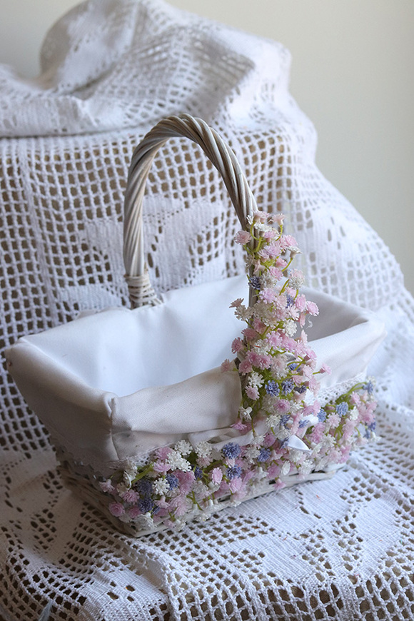 Pastelowa Kaszka, dekorowany koszyczek wielkanocny z serwetką