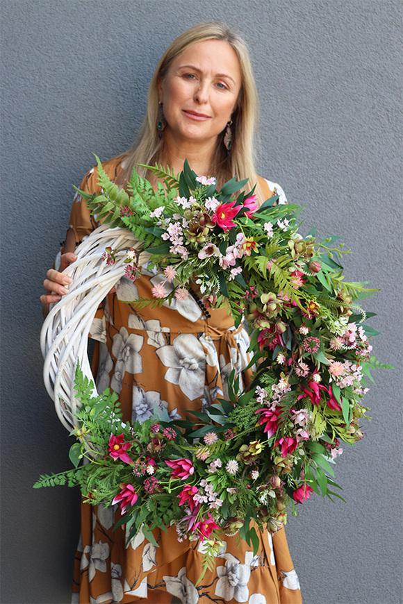 Delicja Wiosenna, asymetryczny wianek na drzwi