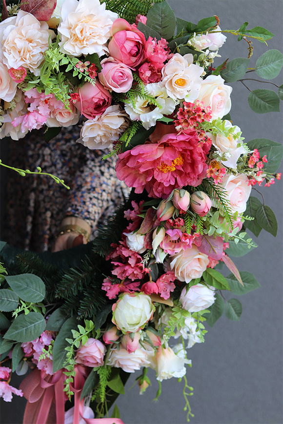 Pink Hefrana, duży wieniec nagrobny