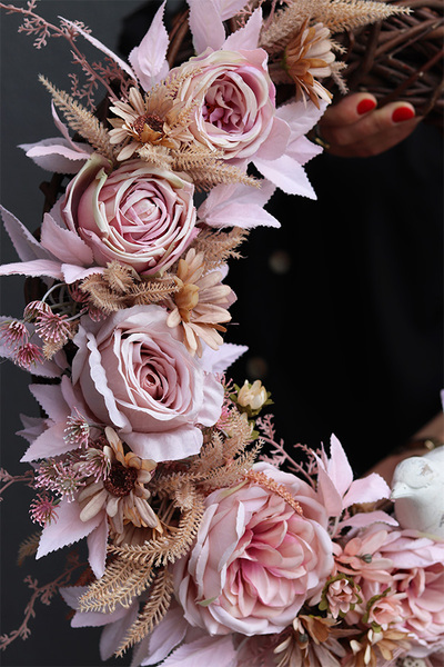 wianek z asymetryczną dekoracją i ptaszkiem, Pink Tredia