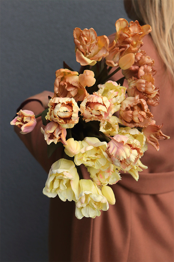 Noveltia, bukiet gumowych jesiennych tulipanów