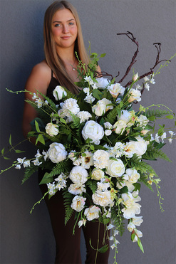 Biella Lux, kompozycja nagrobna w misie, dł.110cm