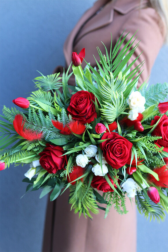 Red Dalia, dekoracja nagrobna na tacy