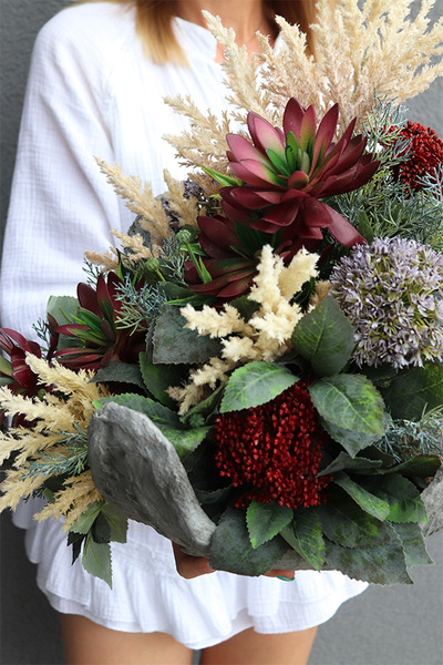 Suculentas Bordo Volcan, kompozycja nagrobna w misie