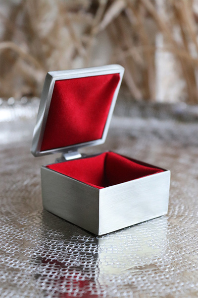 kwadratowe puzderko / szkatułka na biżuterię, Ring, wym.3.5x5x5m 