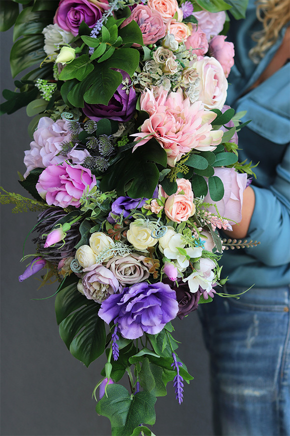 Nefura, spływający bukiet nagrobny we wkładzie, wym.42x105cm