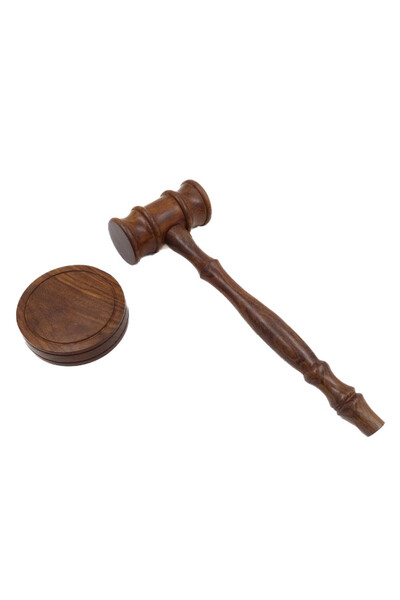 Młotek Sędziowski, drewniany młotek z podstawką