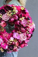 Georra New, wianek na drzwi w kolorze fuksji