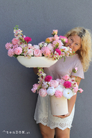 Laos Opera Peony, kompozycja w ceramicznej łódce