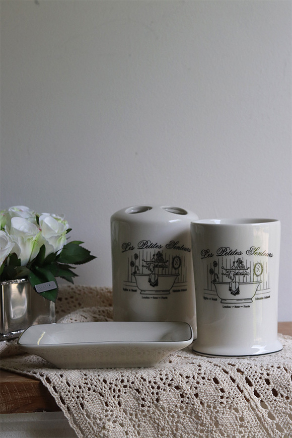 Les Petites Jenteurs, ceramiczny zestaw łazienkowy